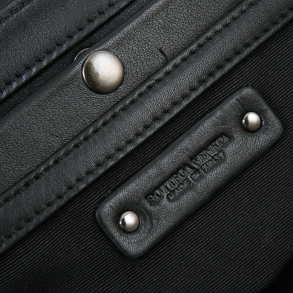 Bottega Veneta intrecciato flap messenger bag 16030 black
